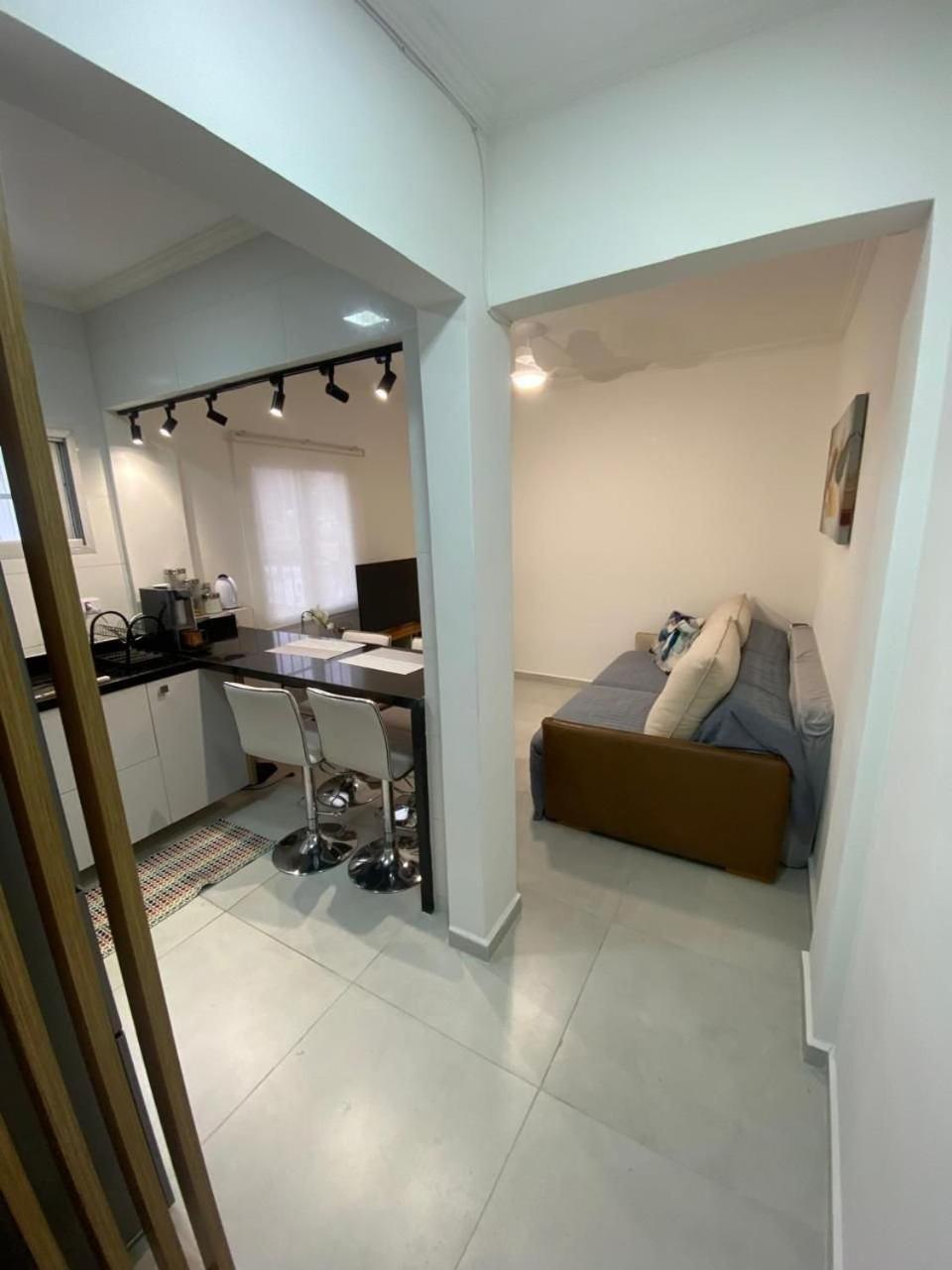 Canto Forte- Suite C/Varanda - Ate 5 Hospedes- Garagem - Wi Fi E 200 Metros Da Praia, 50 Metros Da Av Gastronomica Da Pg Praia Grande  Zewnętrze zdjęcie