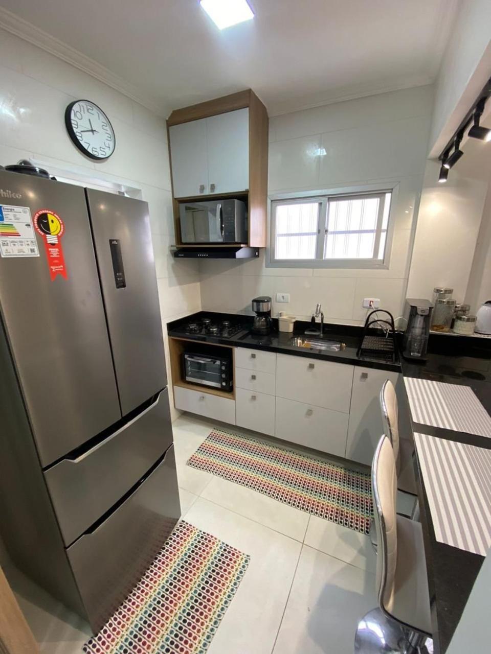 Canto Forte- Suite C/Varanda - Ate 5 Hospedes- Garagem - Wi Fi E 200 Metros Da Praia, 50 Metros Da Av Gastronomica Da Pg Praia Grande  Zewnętrze zdjęcie