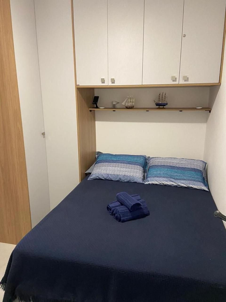 Canto Forte- Suite C/Varanda - Ate 5 Hospedes- Garagem - Wi Fi E 200 Metros Da Praia, 50 Metros Da Av Gastronomica Da Pg Praia Grande  Zewnętrze zdjęcie