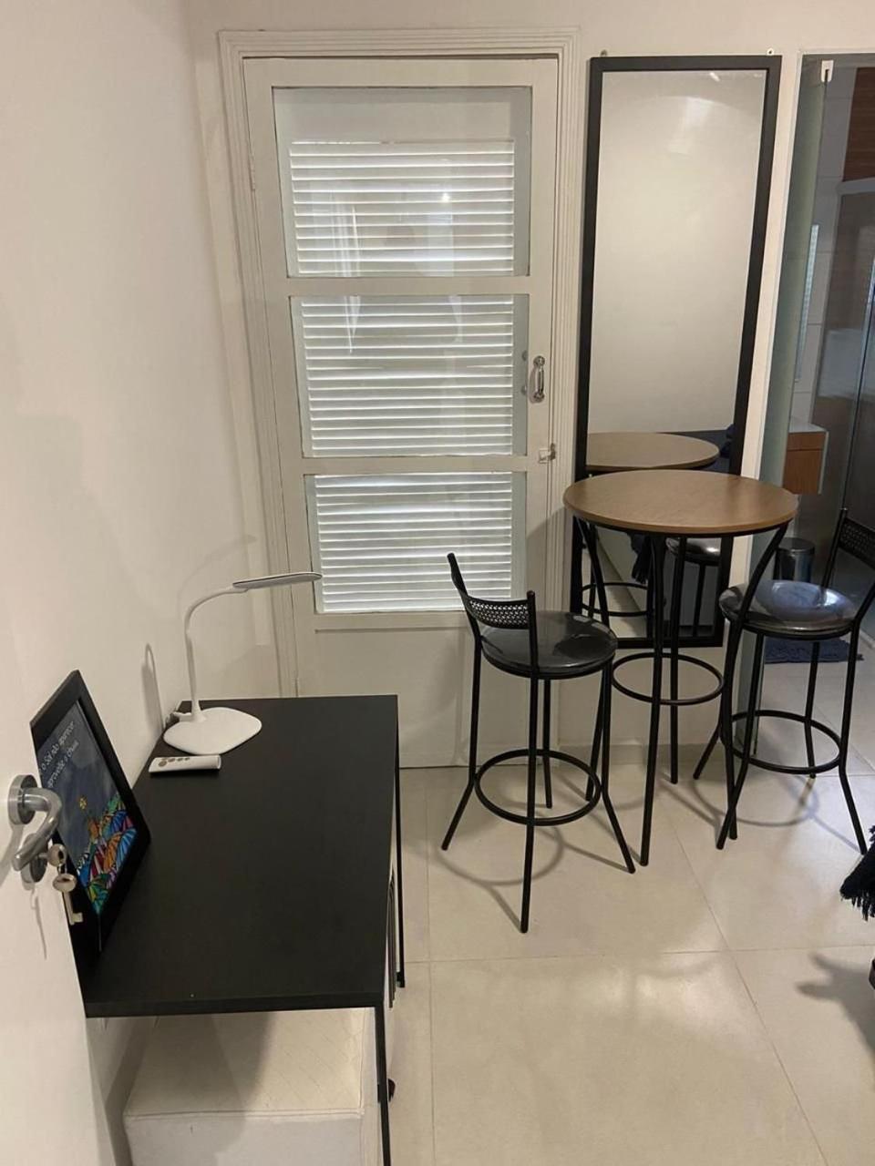 Canto Forte- Suite C/Varanda - Ate 5 Hospedes- Garagem - Wi Fi E 200 Metros Da Praia, 50 Metros Da Av Gastronomica Da Pg Praia Grande  Zewnętrze zdjęcie