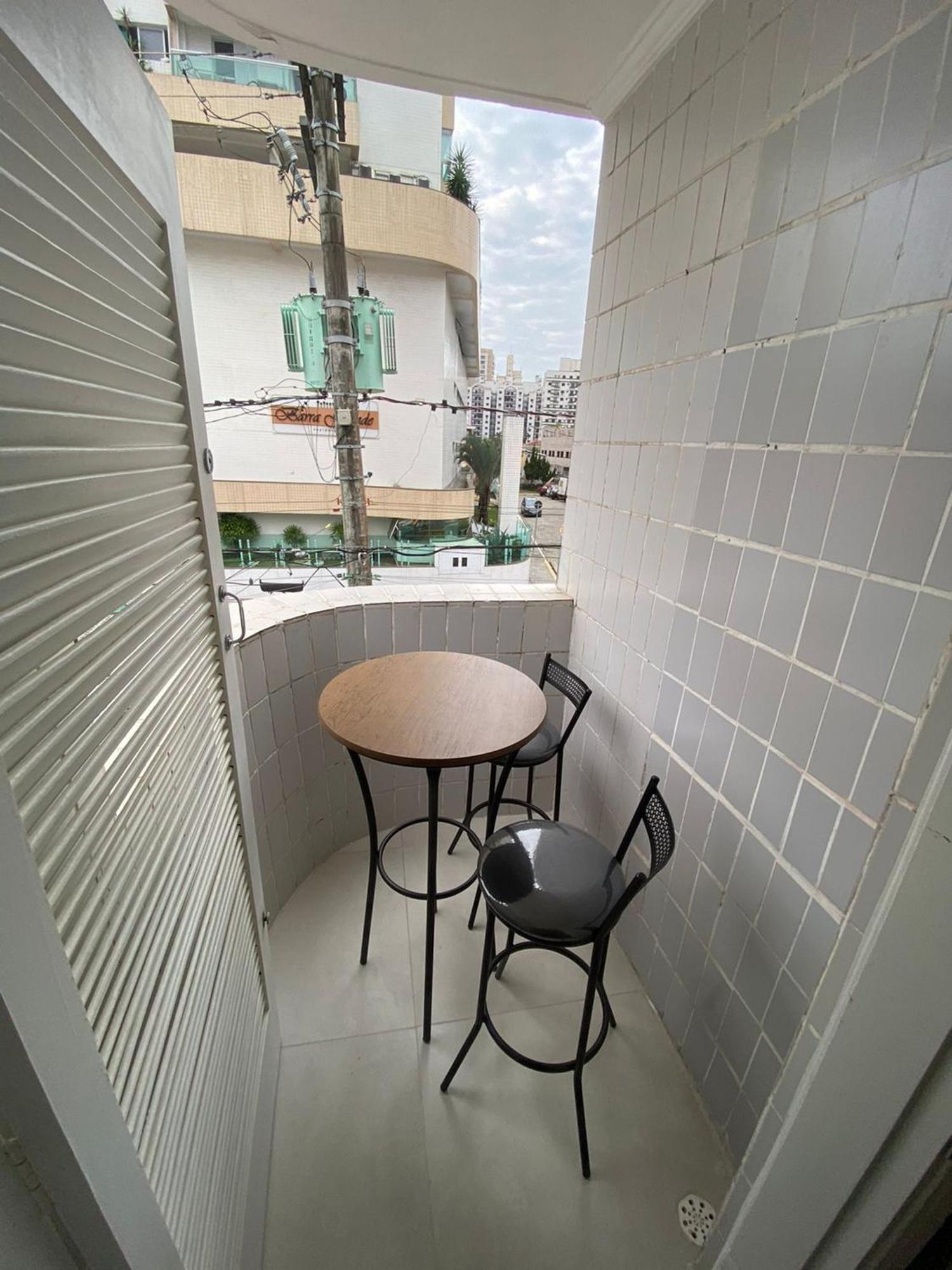 Canto Forte- Suite C/Varanda - Ate 5 Hospedes- Garagem - Wi Fi E 200 Metros Da Praia, 50 Metros Da Av Gastronomica Da Pg Praia Grande  Zewnętrze zdjęcie