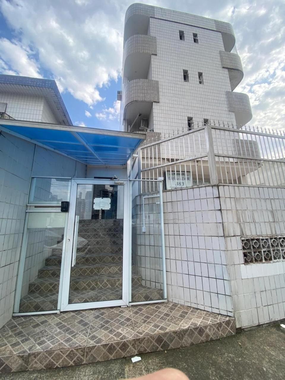 Canto Forte- Suite C/Varanda - Ate 5 Hospedes- Garagem - Wi Fi E 200 Metros Da Praia, 50 Metros Da Av Gastronomica Da Pg Praia Grande  Zewnętrze zdjęcie
